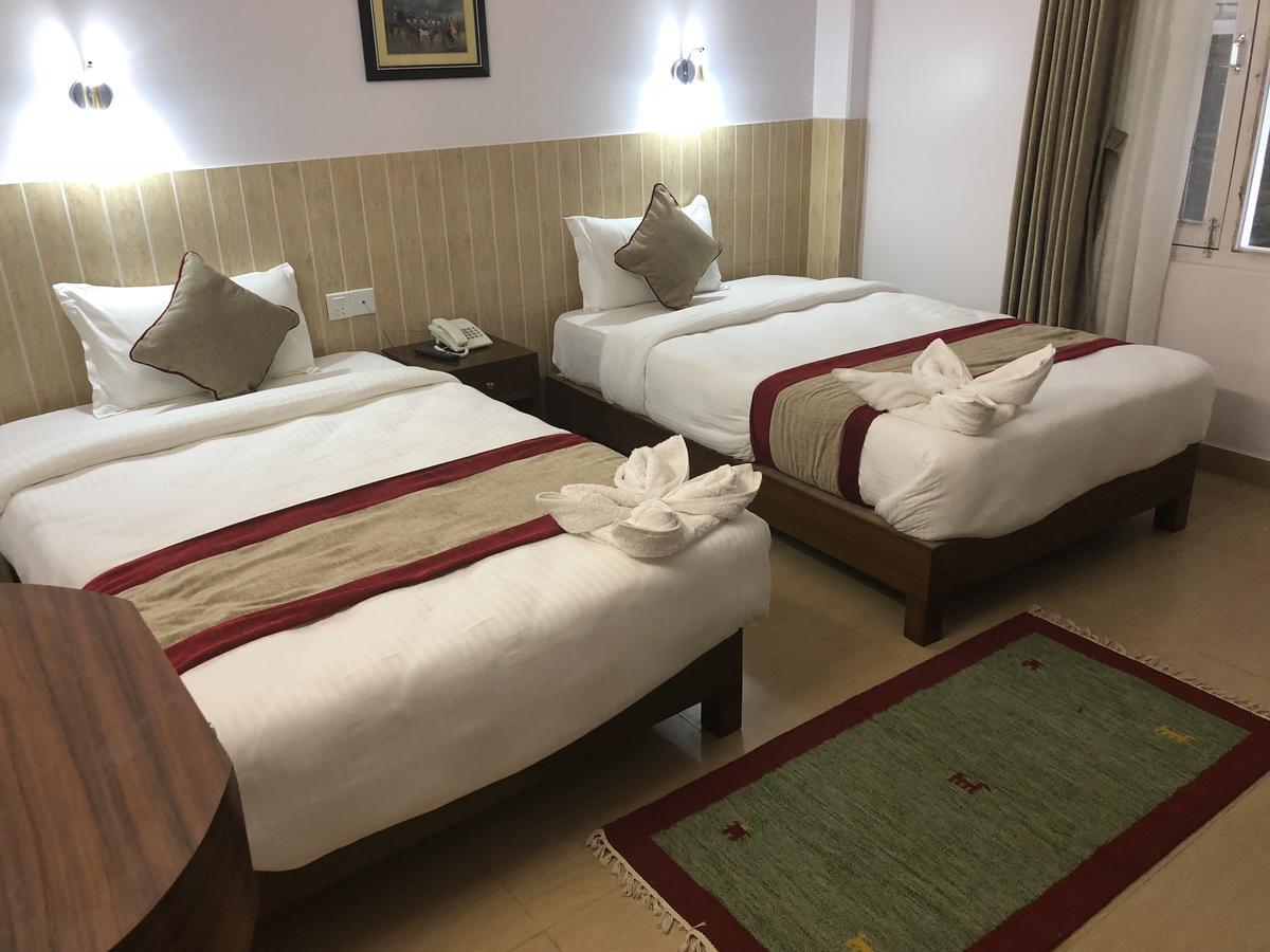 Hotel Guru Pokhara Esterno foto